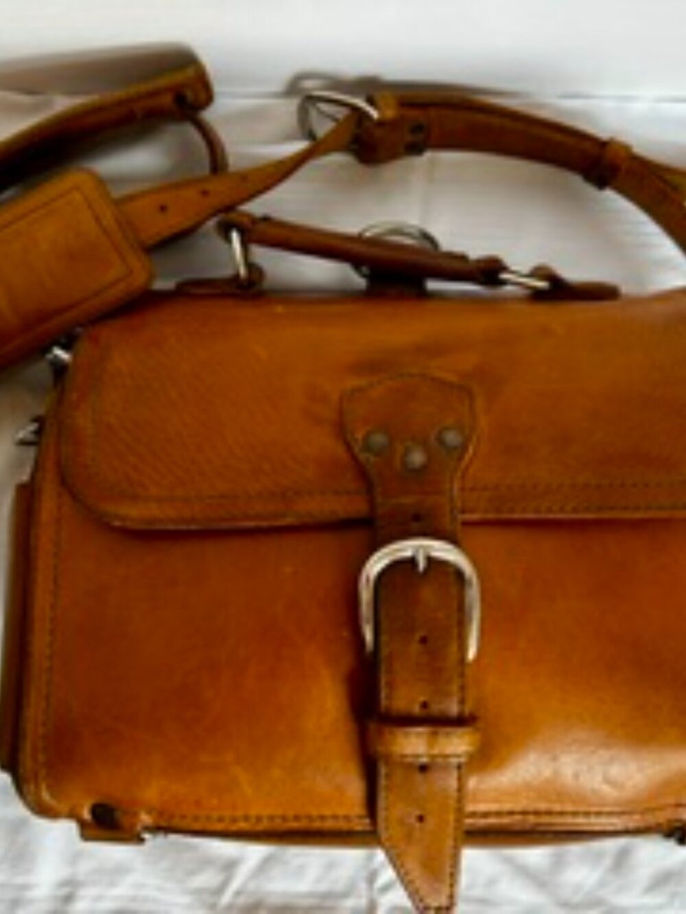 Tobacco color Saddleback Full Grain Leather Briefcase - Picture 12 of 15